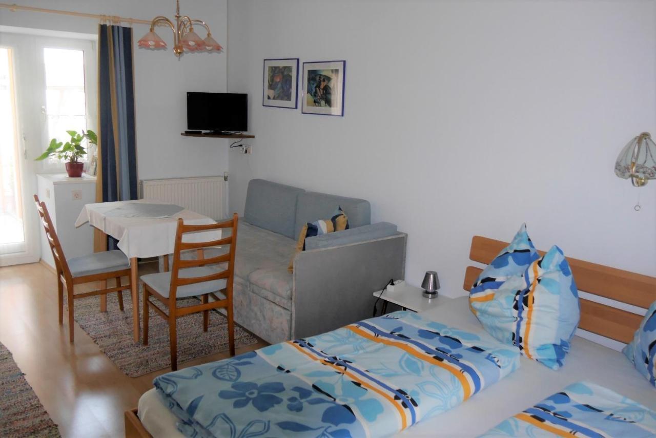 Gertis Blumenhof Privatzimmer, Ferienwohnung Гмюнд Экстерьер фото